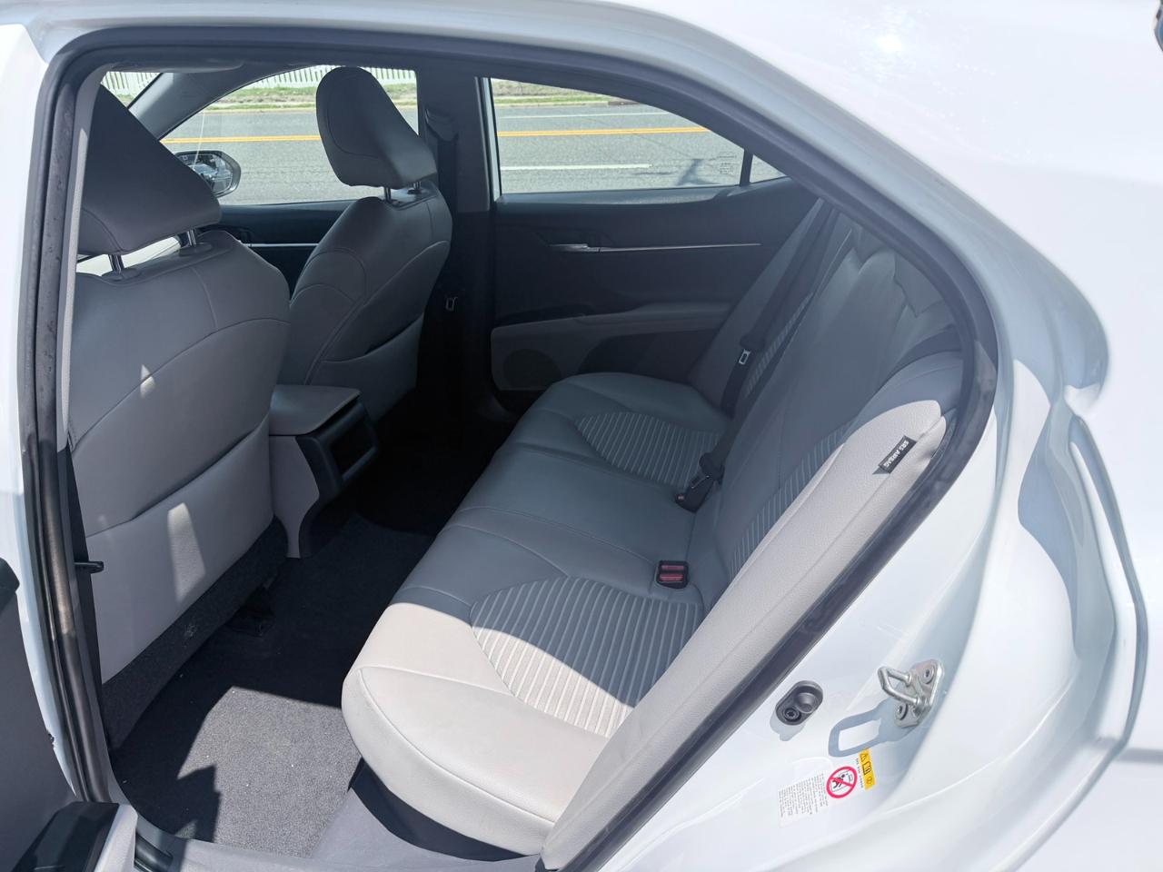 Toyota Camry Hybrid LE CVT (Natl) 2019