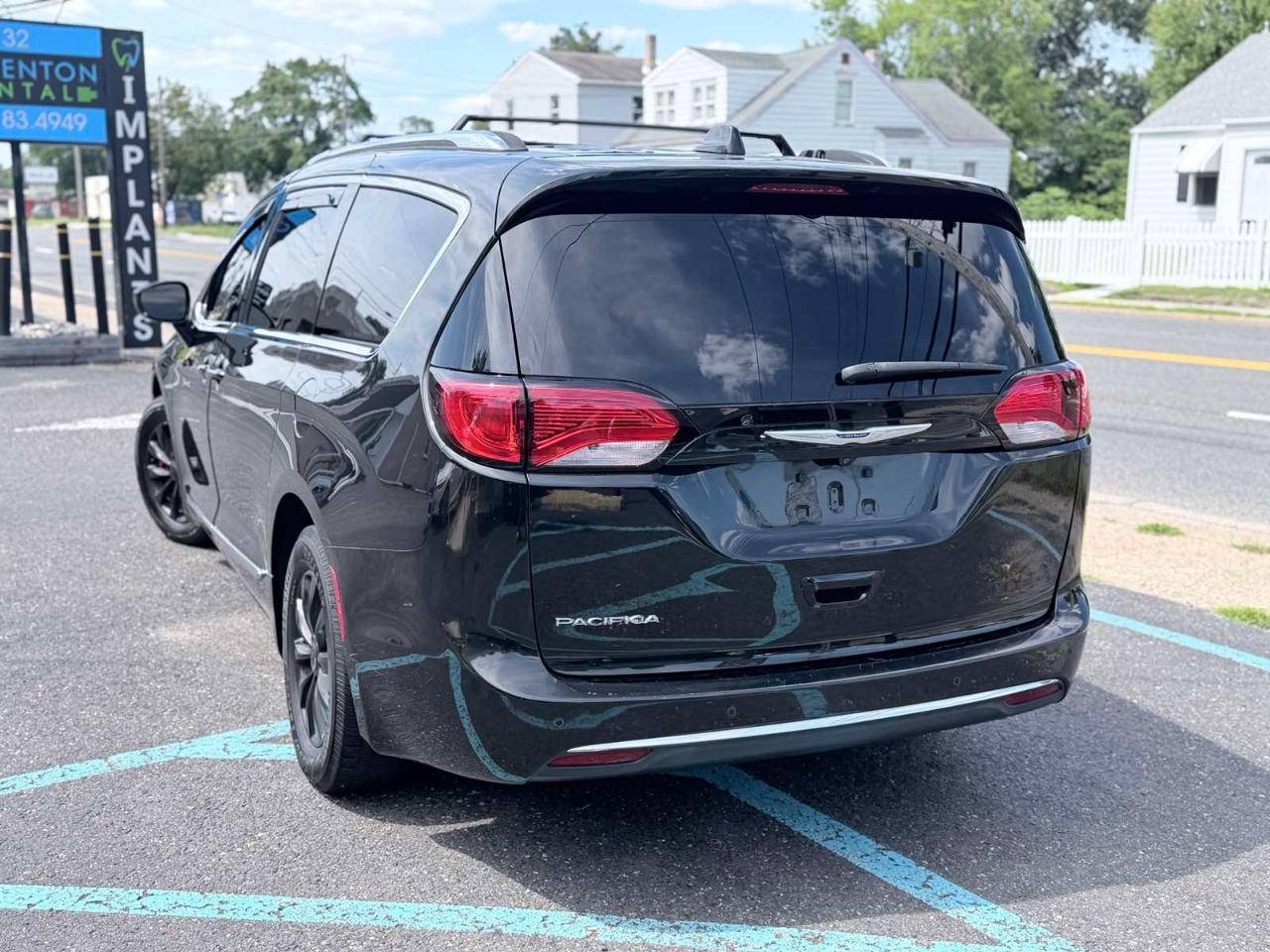 Chrysler Pacifica Touring L FWD 2019