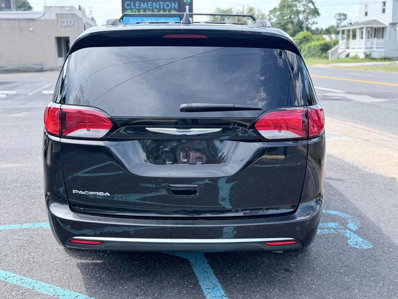 Chrysler Pacifica Touring L FWD 2019
