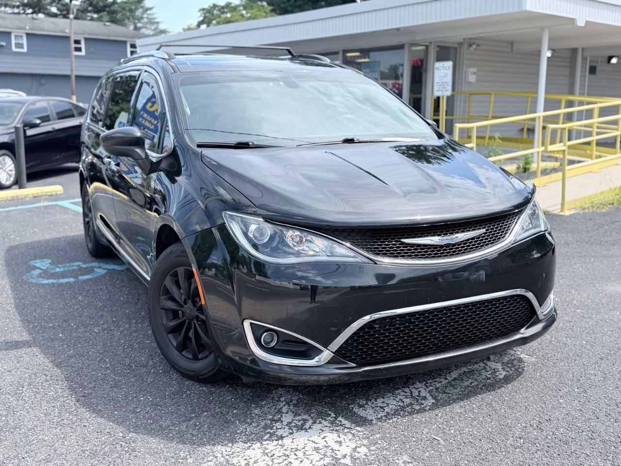 Chrysler Pacifica Touring L FWD 2019