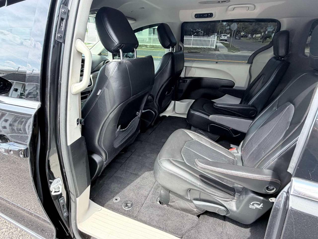 Chrysler Pacifica Touring L FWD 2019