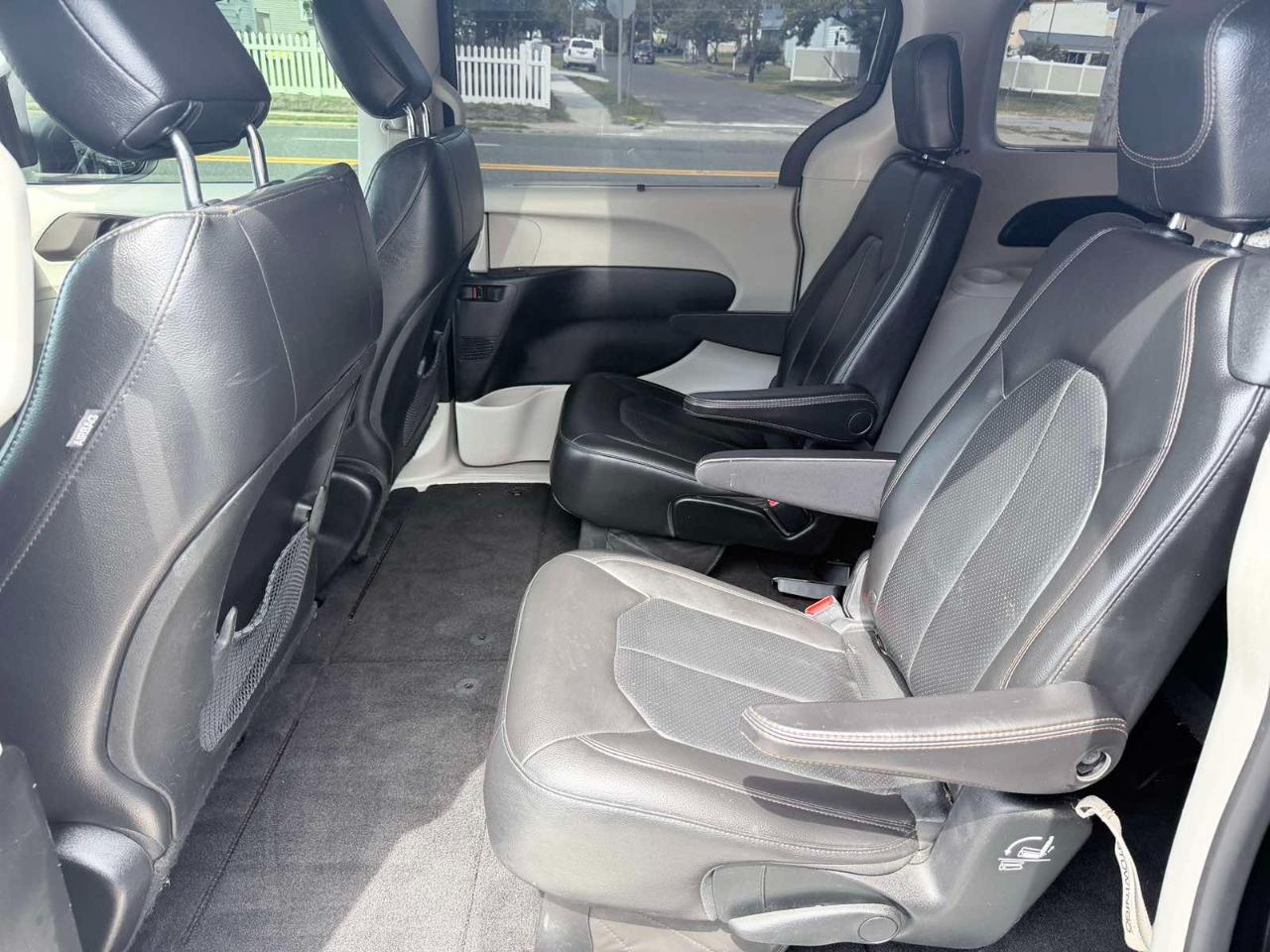 Chrysler Pacifica Touring L FWD 2019