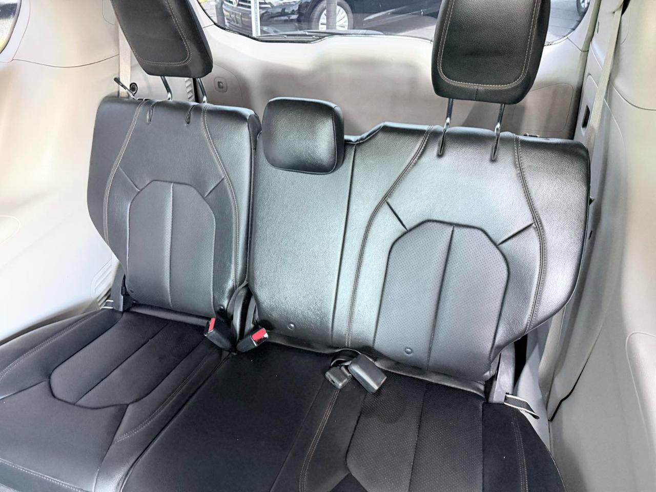 Chrysler Pacifica Touring L FWD 2019