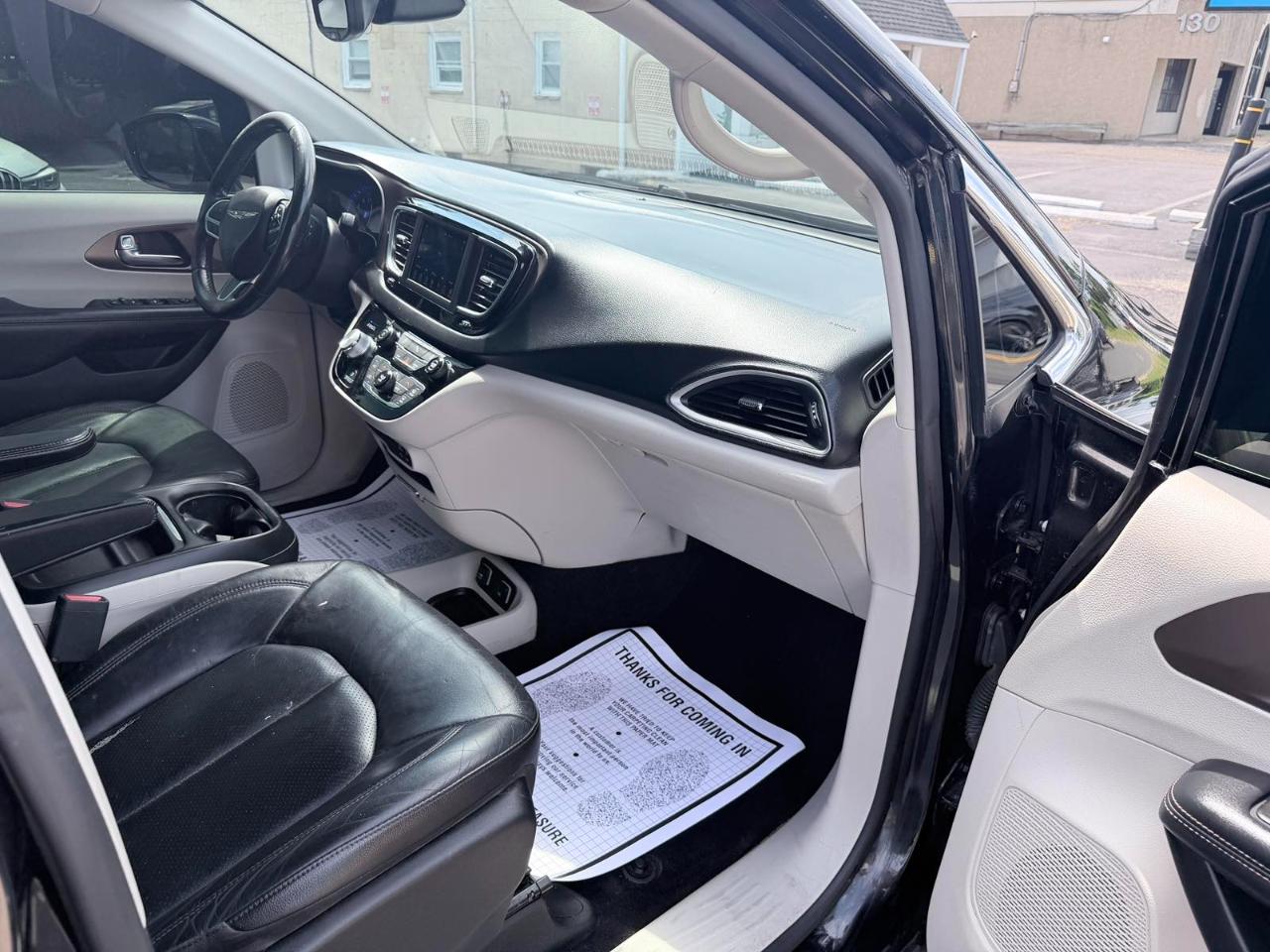 Chrysler Pacifica Touring L FWD 2019