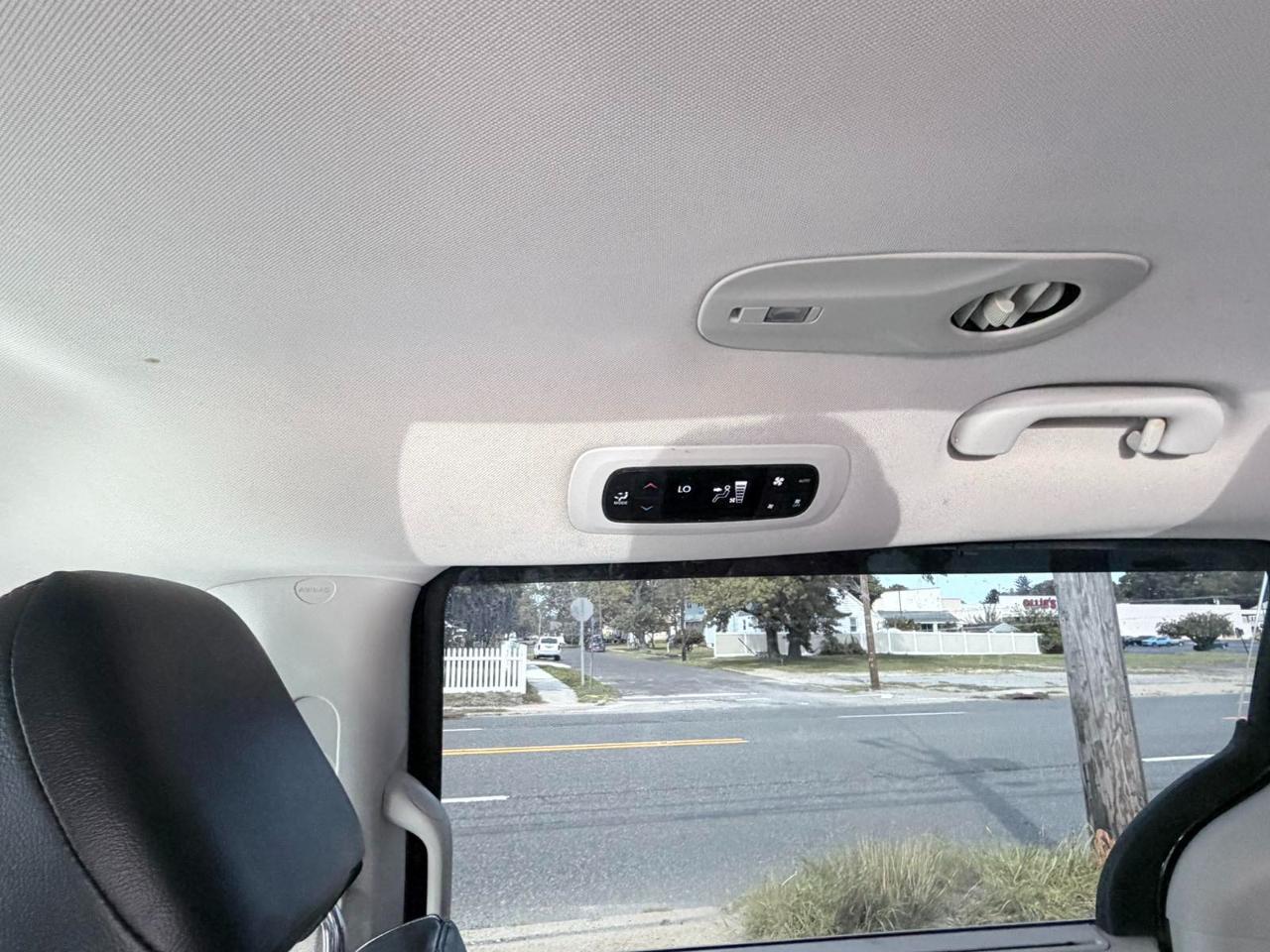 Chrysler Pacifica Touring L FWD 2019