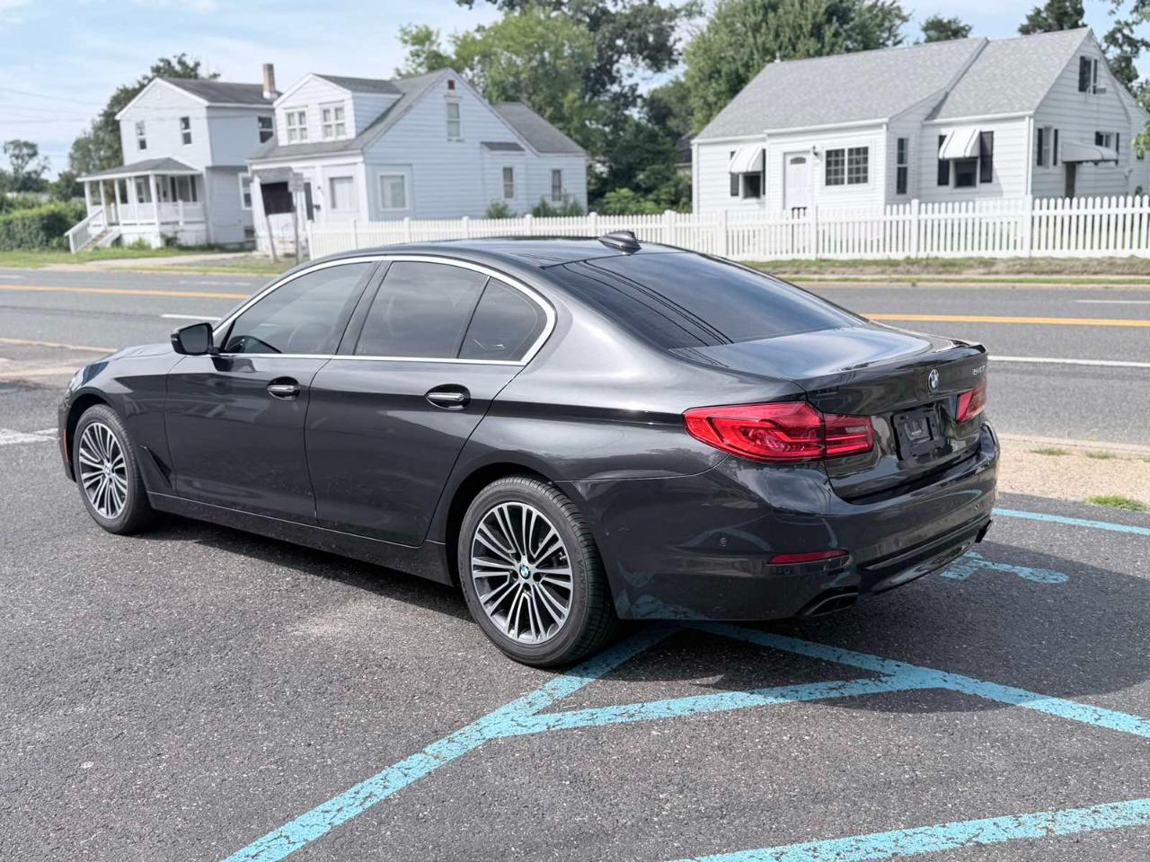 BMW 5 Series 540i Sedan 2017