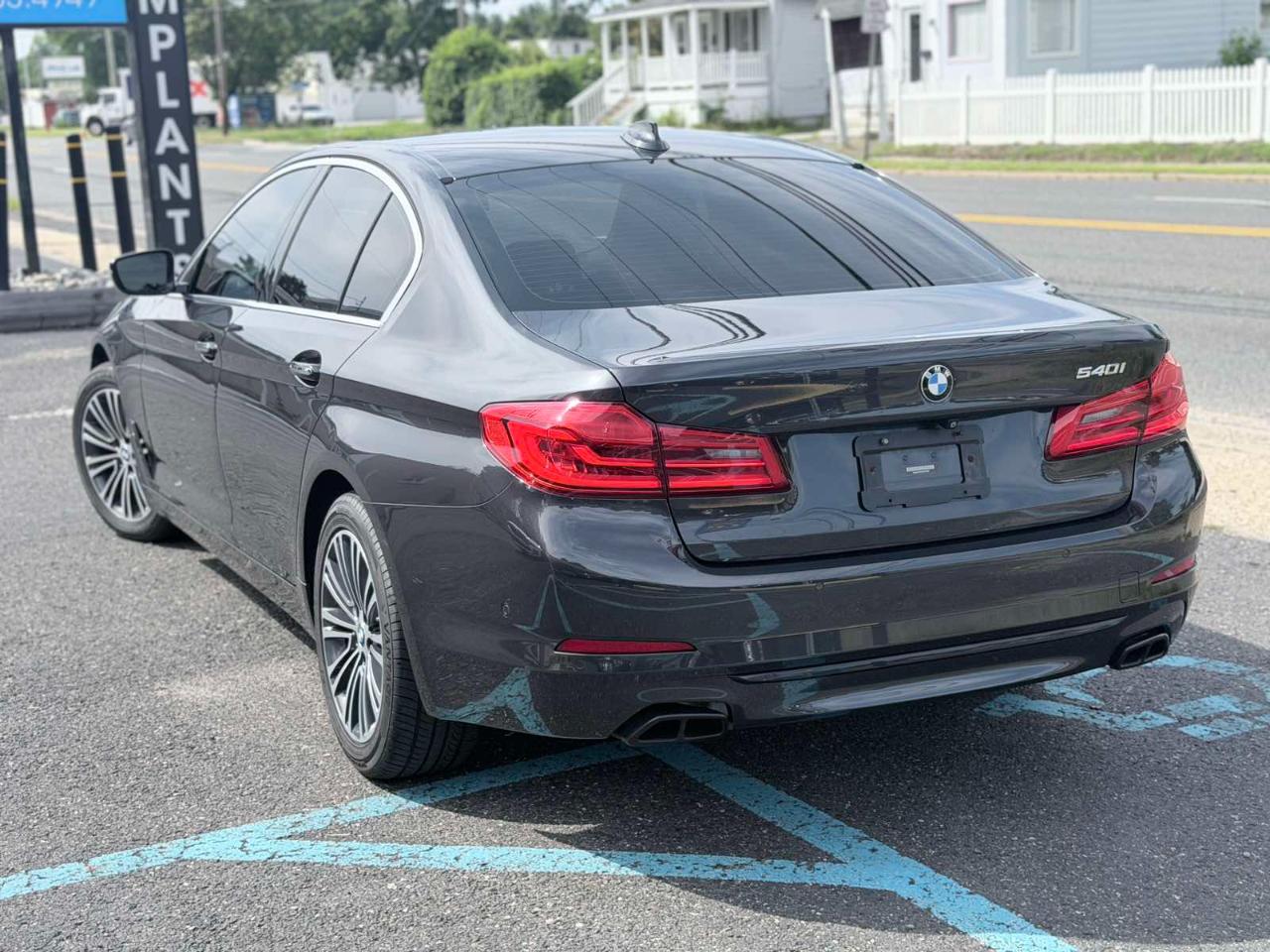 BMW 5 Series 540i Sedan 2017