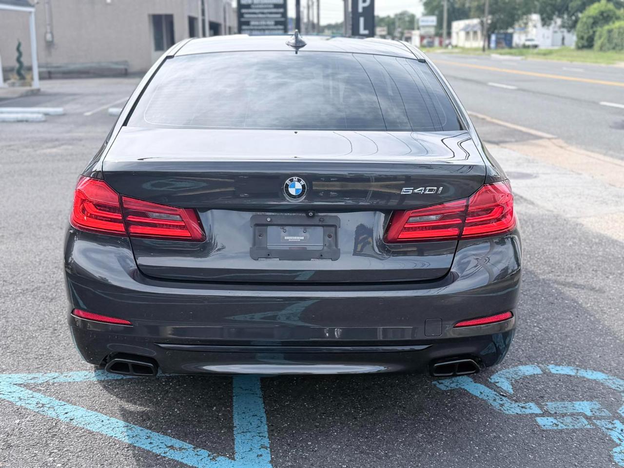 BMW 5 Series 540i Sedan 2017