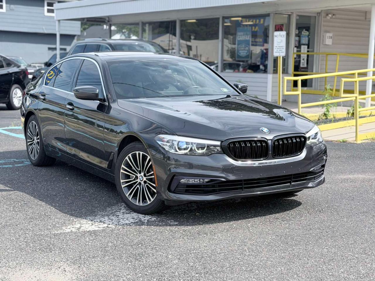 BMW 5 Series 540i Sedan 2017
