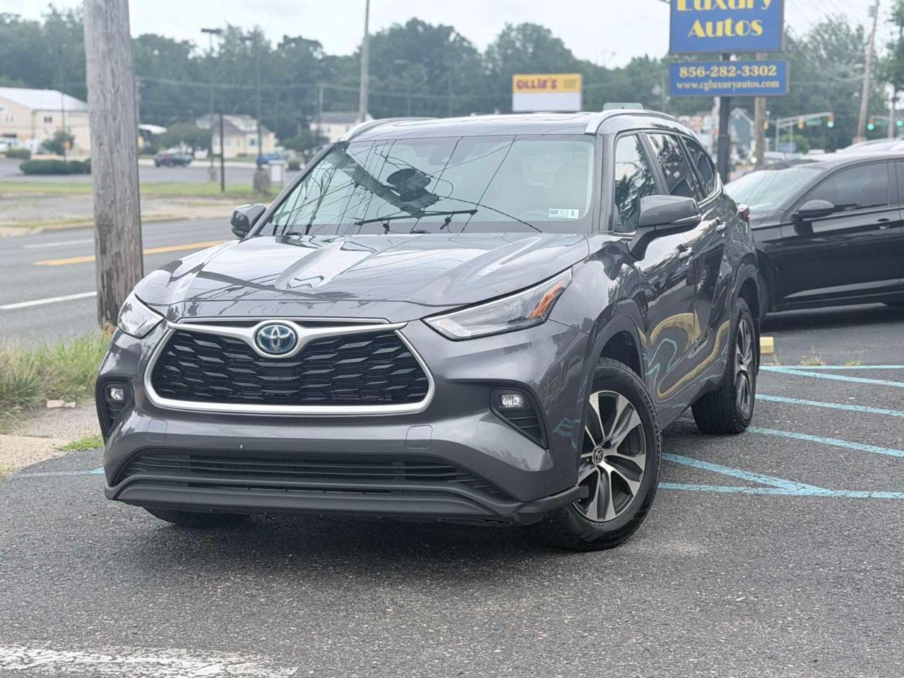 Toyota Highlander Hybrid XLE 2023