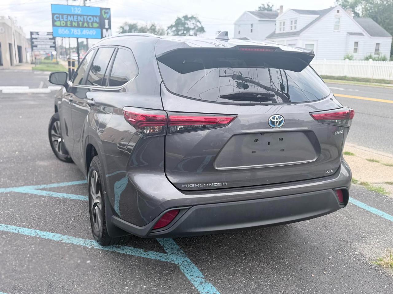 Toyota Highlander Hybrid XLE 2023