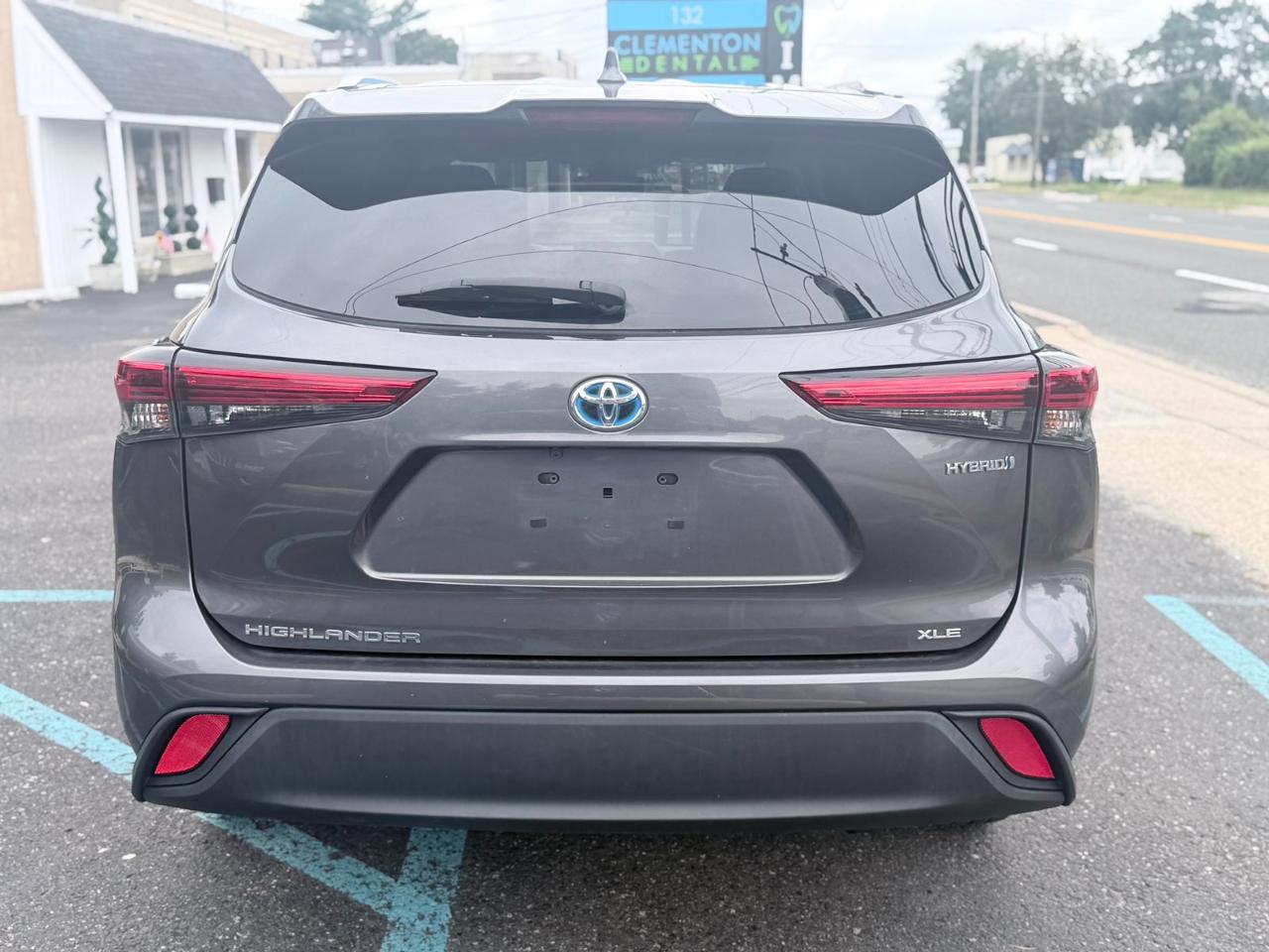 Toyota Highlander Hybrid XLE 2023