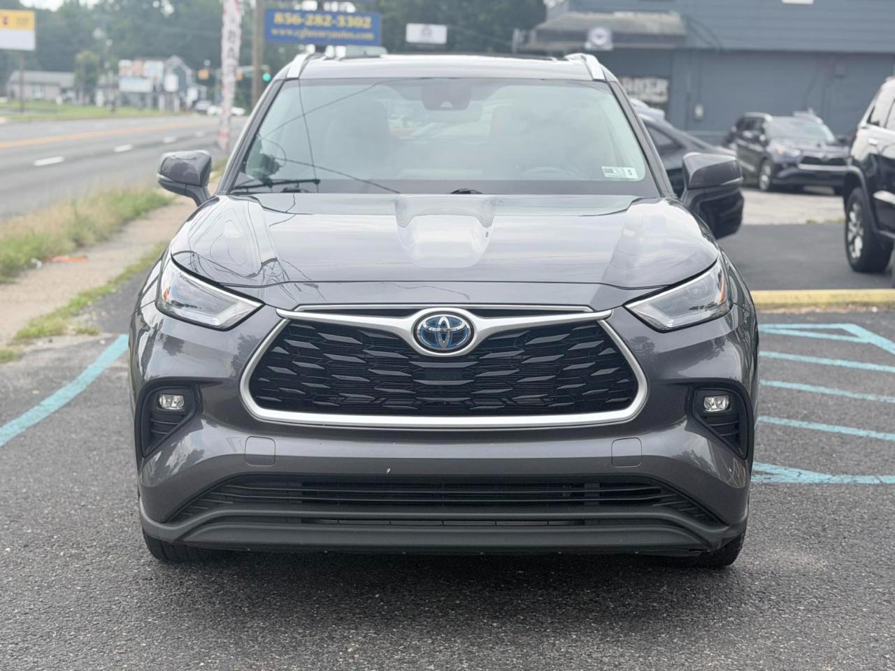 Toyota Highlander Hybrid XLE 2023