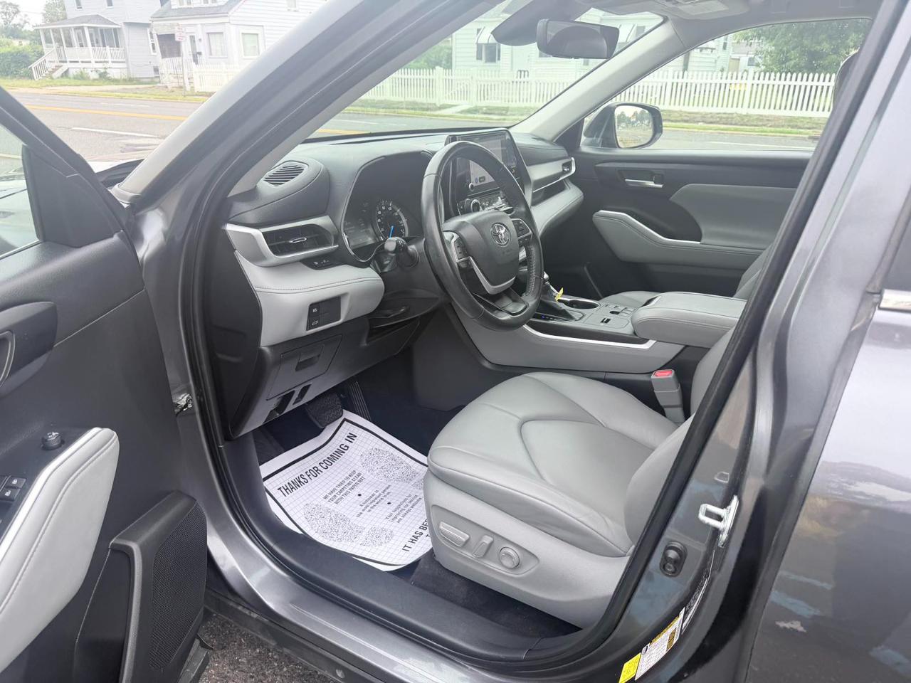 Toyota Highlander Hybrid XLE 2023