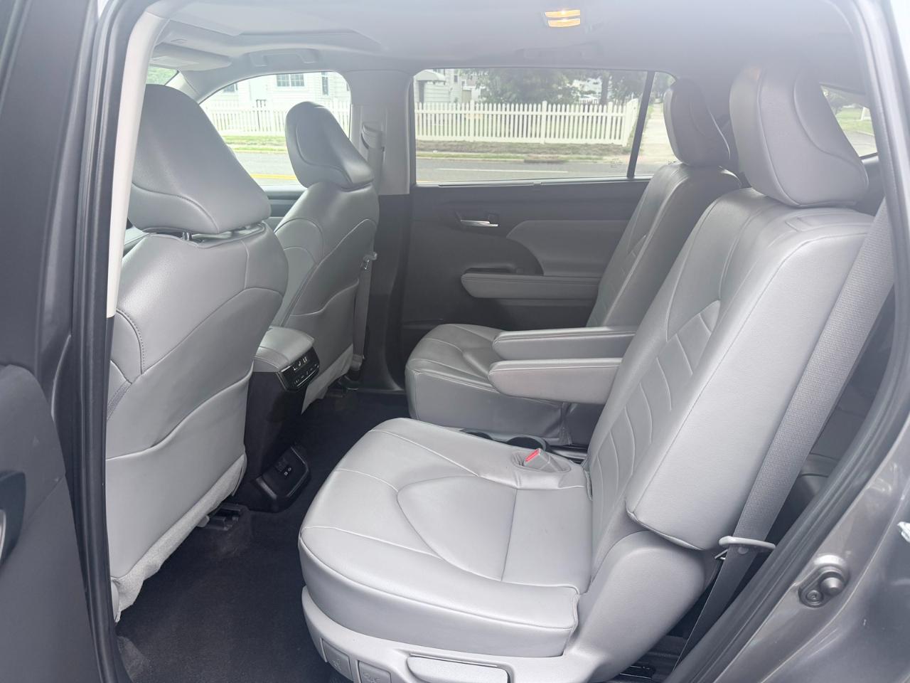 Toyota Highlander Hybrid XLE 2023