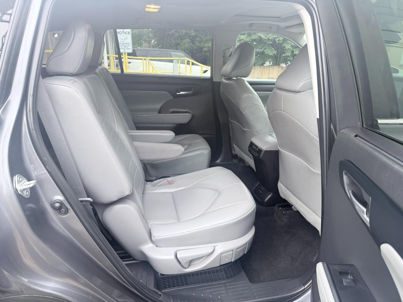 Toyota Highlander Hybrid XLE 2023
