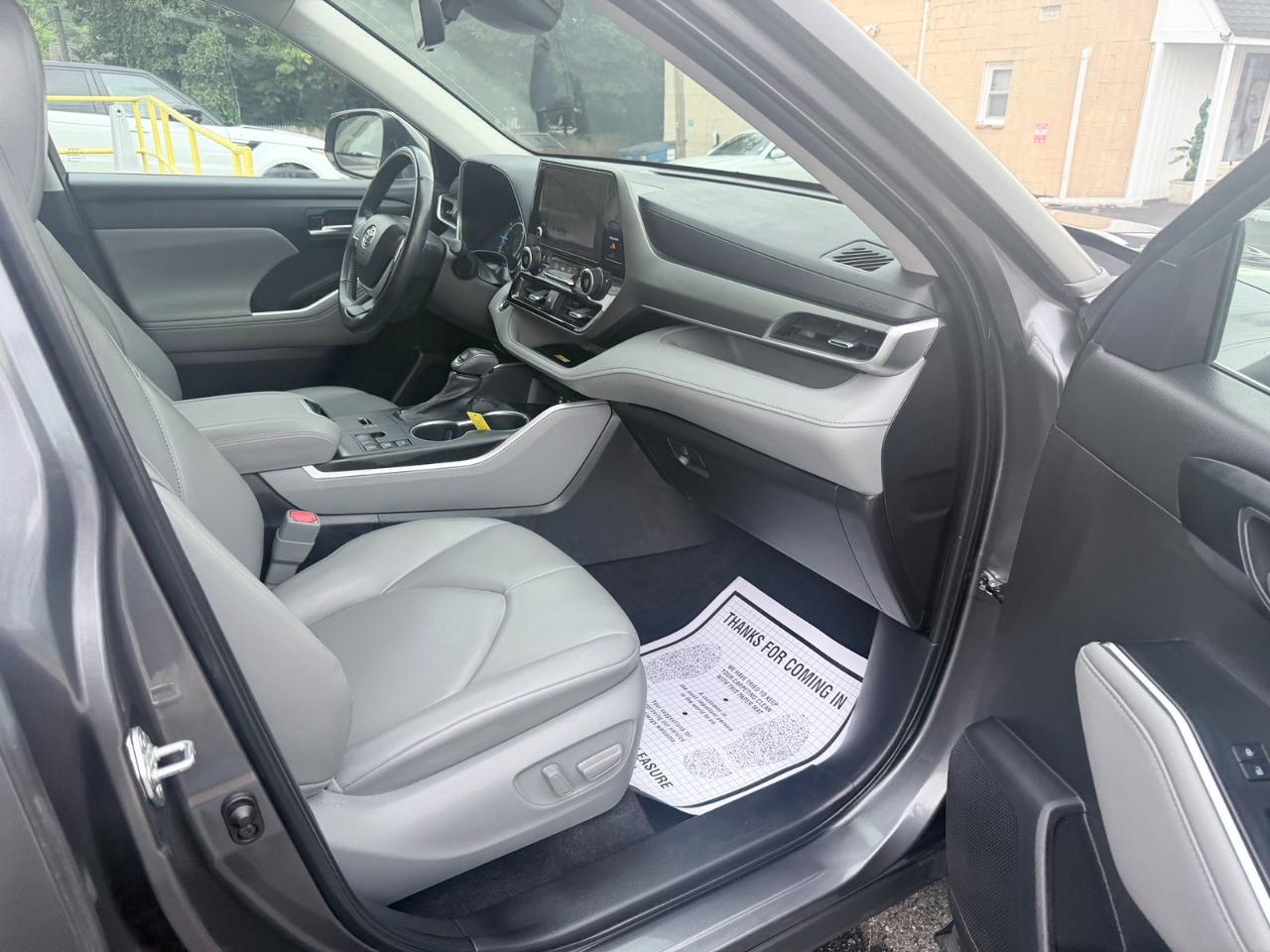 Toyota Highlander Hybrid XLE 2023