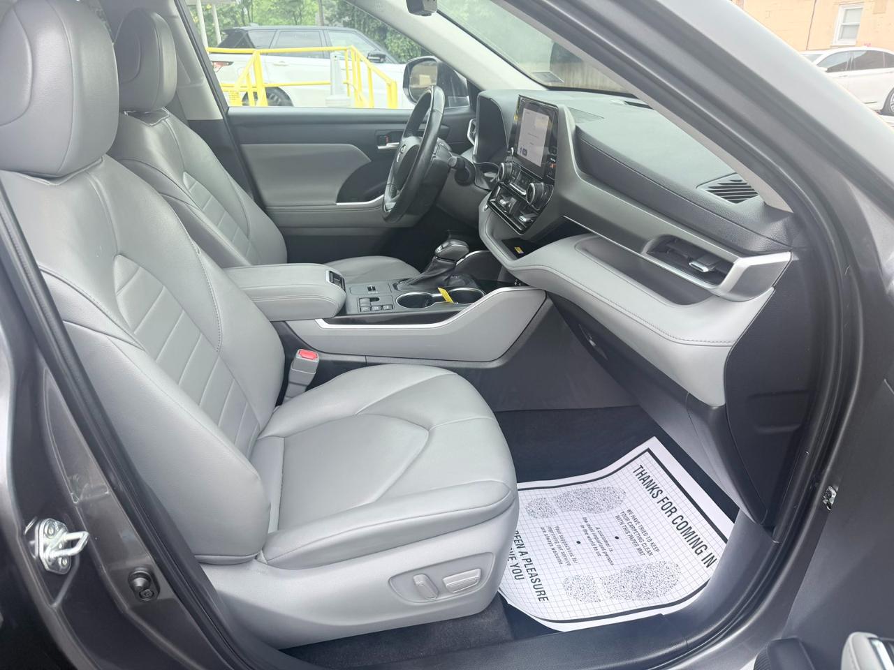 Toyota Highlander Hybrid XLE 2023