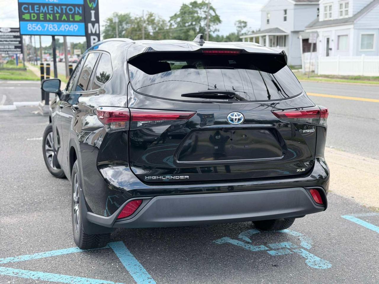 Toyota Highlander Hybrid XLE 2024