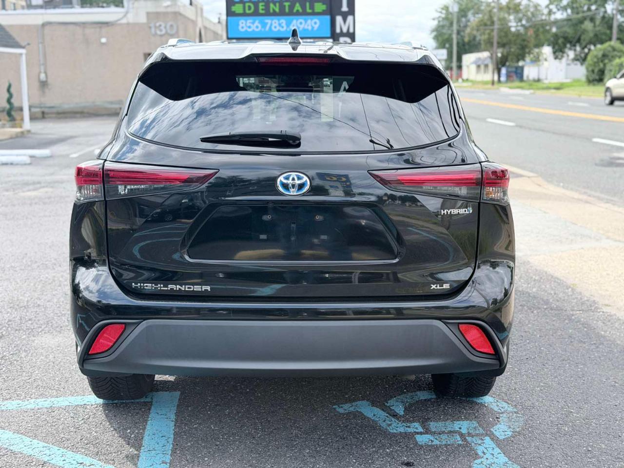 Toyota Highlander Hybrid XLE 2024