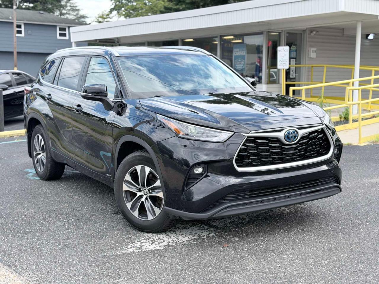Toyota Highlander Hybrid XLE 2024