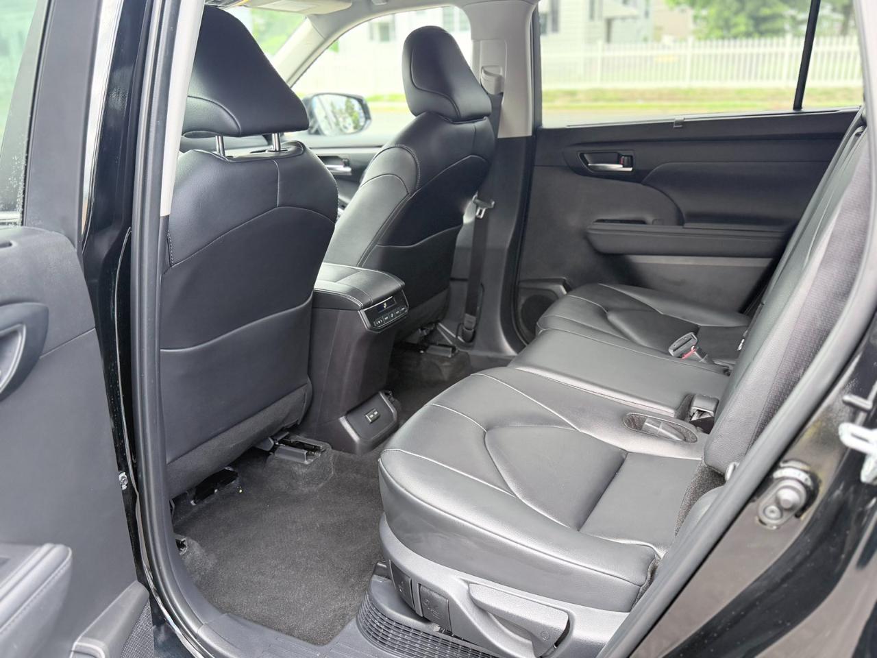 Toyota Highlander Hybrid XLE 2024