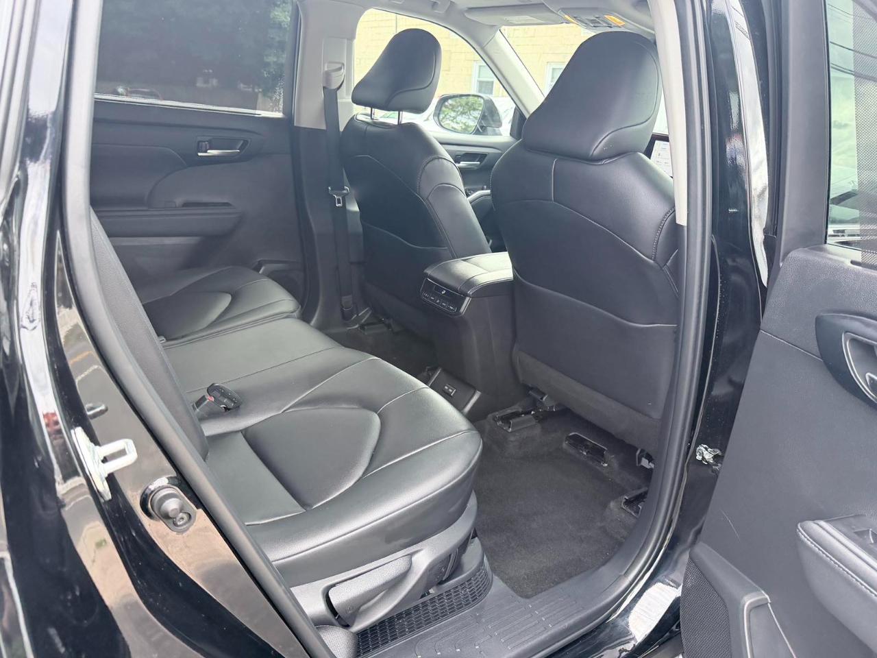 Toyota Highlander Hybrid XLE 2024