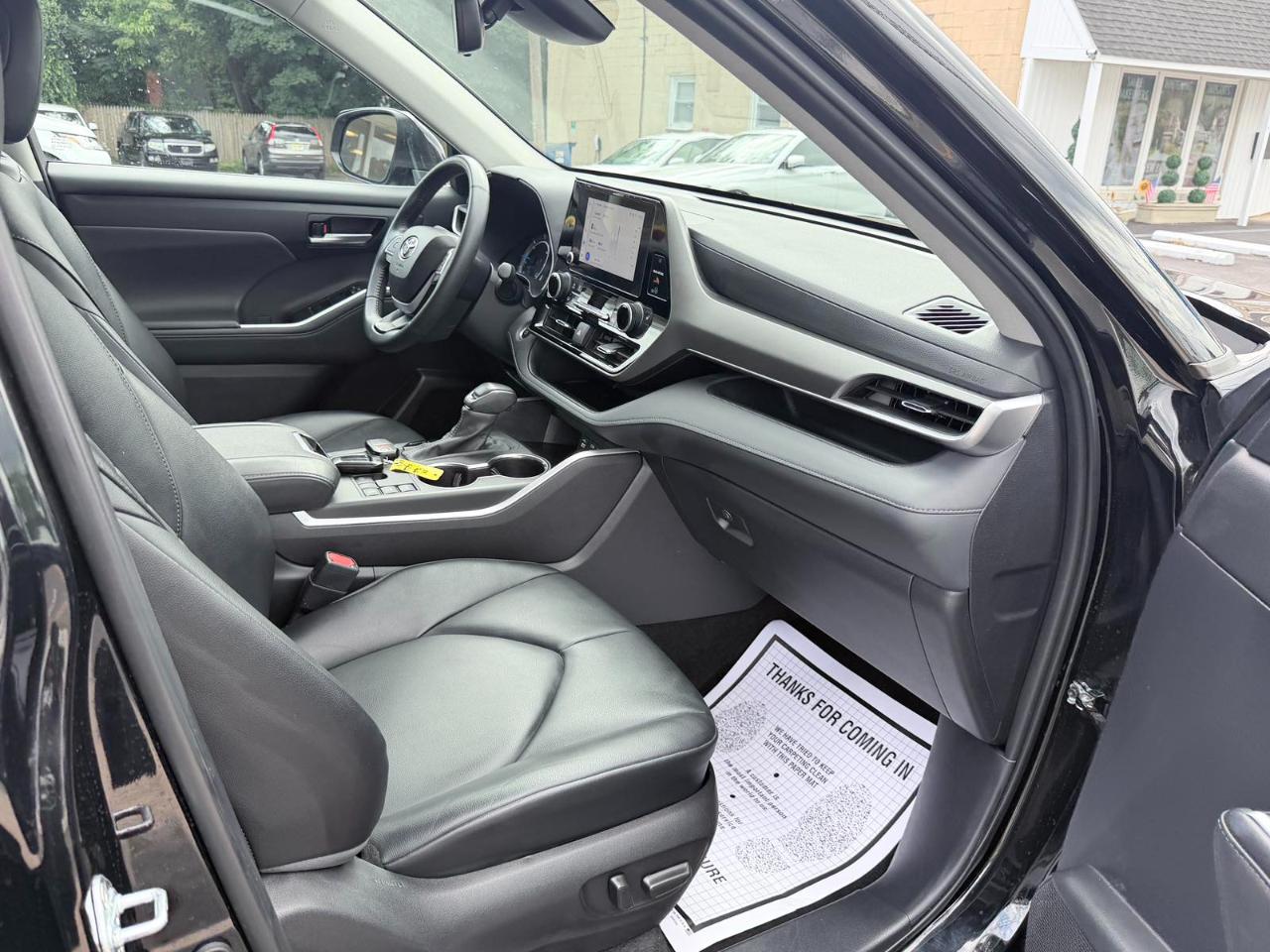 Toyota Highlander Hybrid XLE 2024