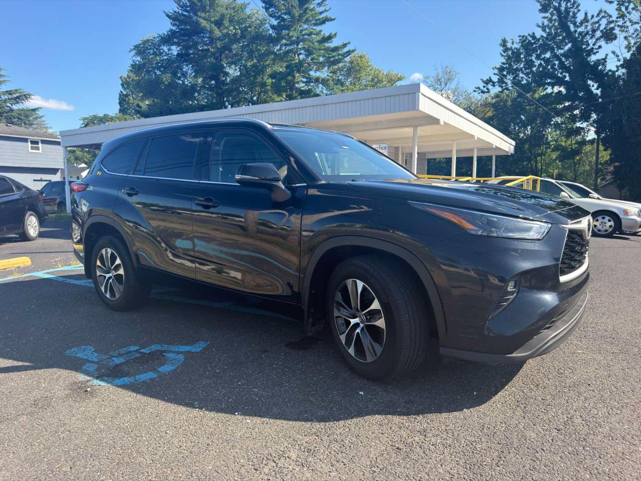 Toyota Highlander XLE 2022