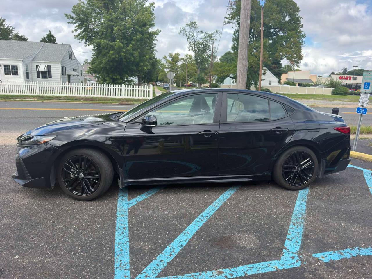 Toyota Camry SE 2025