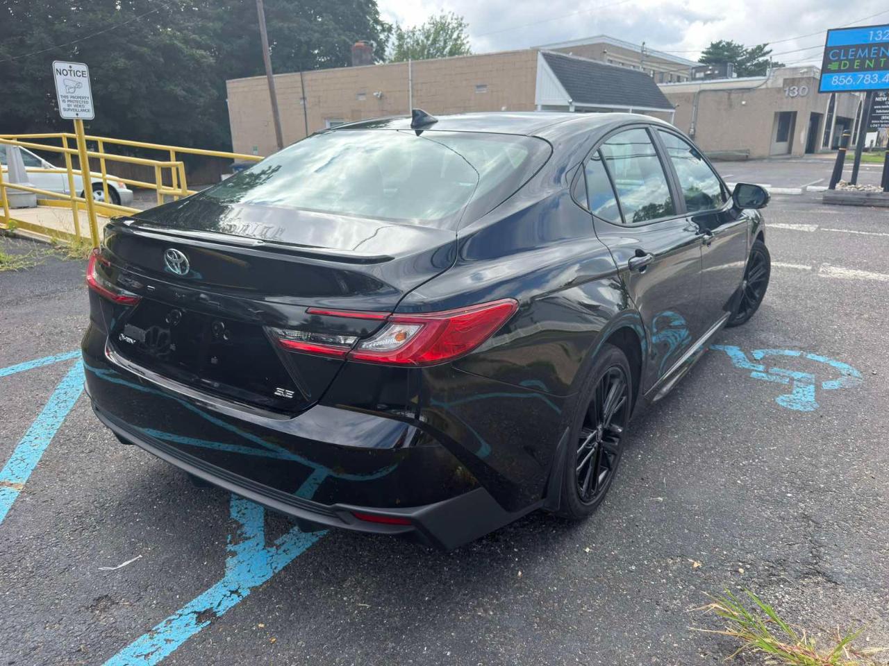 Toyota Camry SE 2025