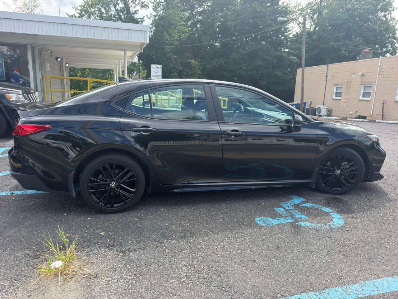 Toyota Camry SE 2025