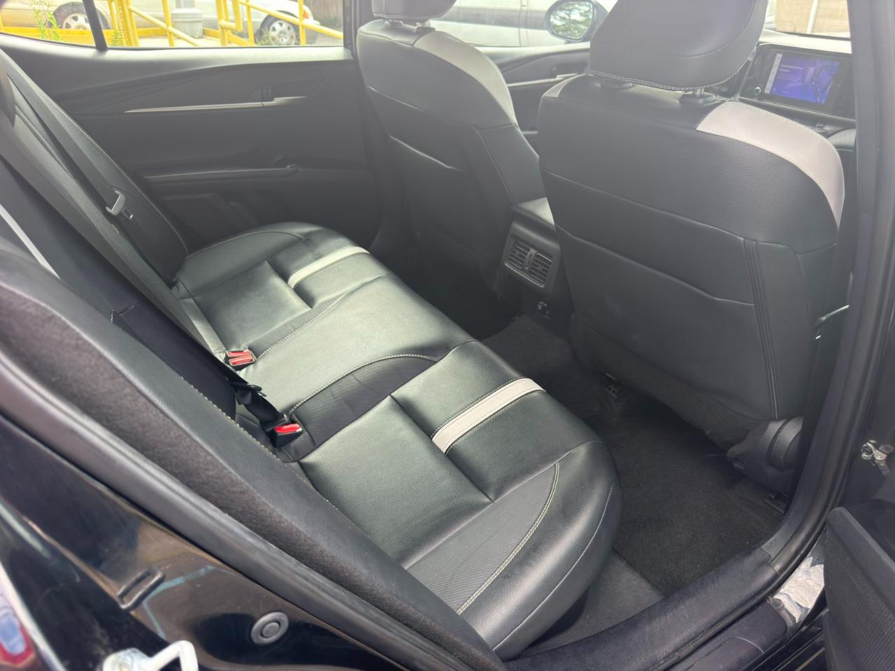 Toyota Camry SE 2025
