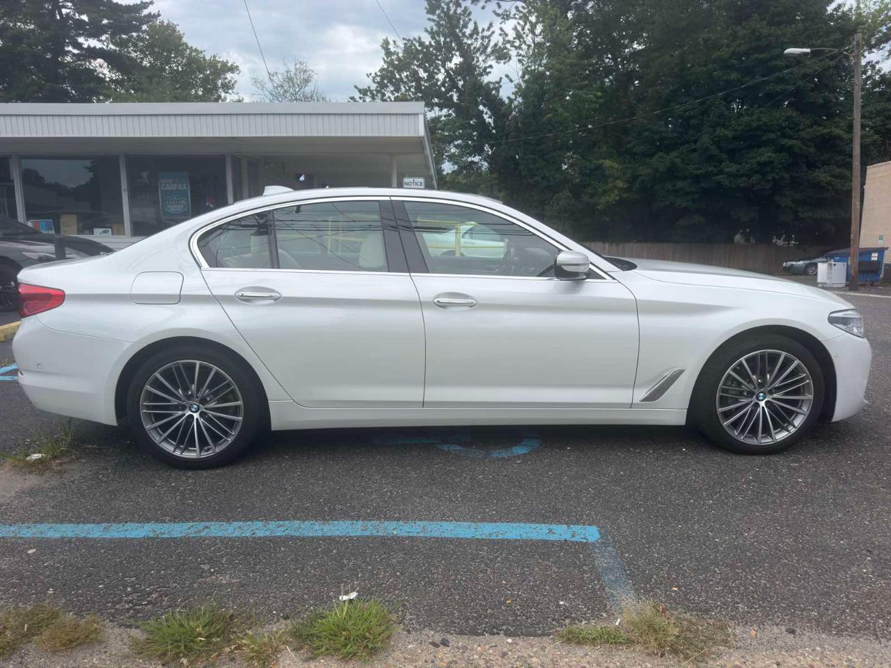 BMW 5 Series 540i xDrive Sedan 2017
