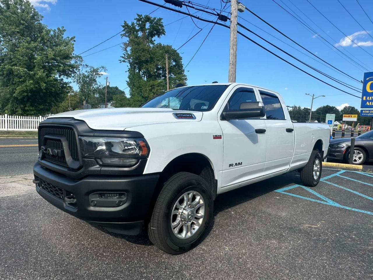 RAM 2500 Tradesman 4x4 Crew Cab 8' Box 2022