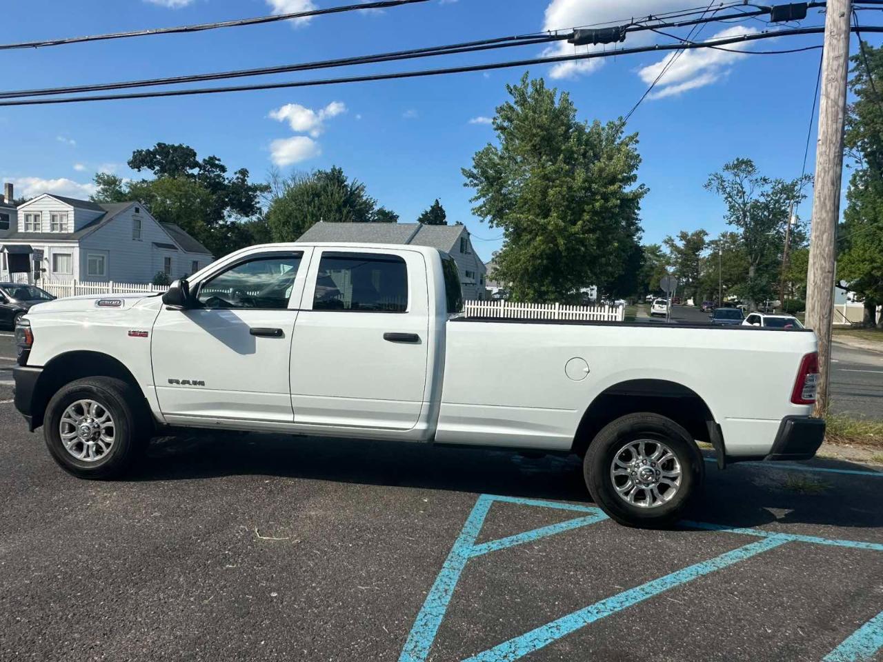 RAM 2500 Tradesman 4x4 Crew Cab 8' Box 2022