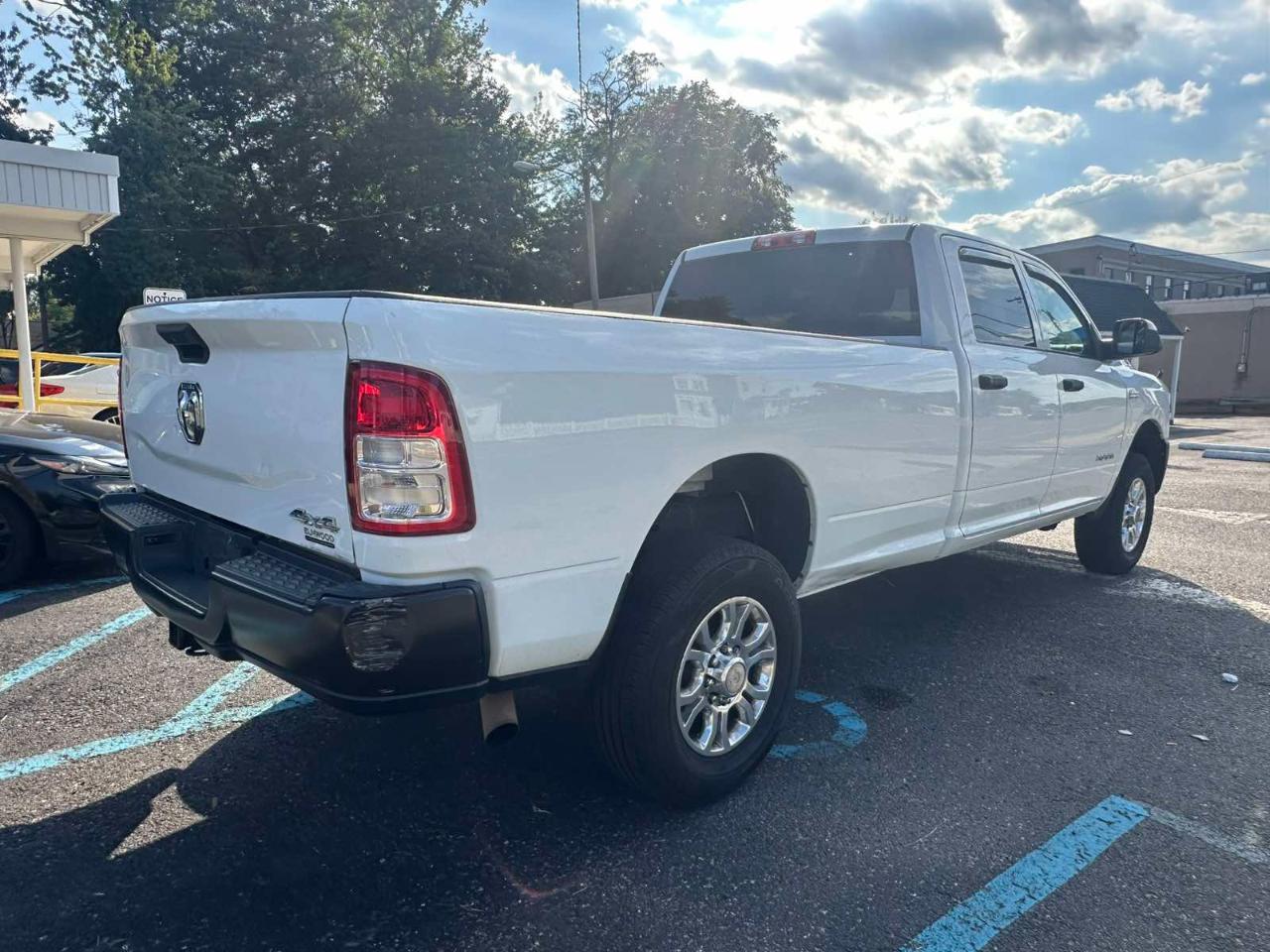 RAM 2500 Tradesman 4x4 Crew Cab 8' Box 2022