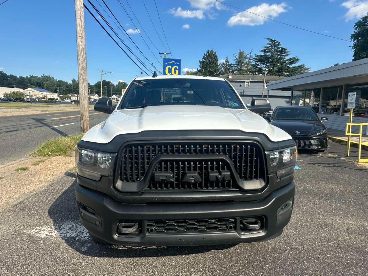 RAM 2500 Tradesman 4x4 Crew Cab 8' Box 2022