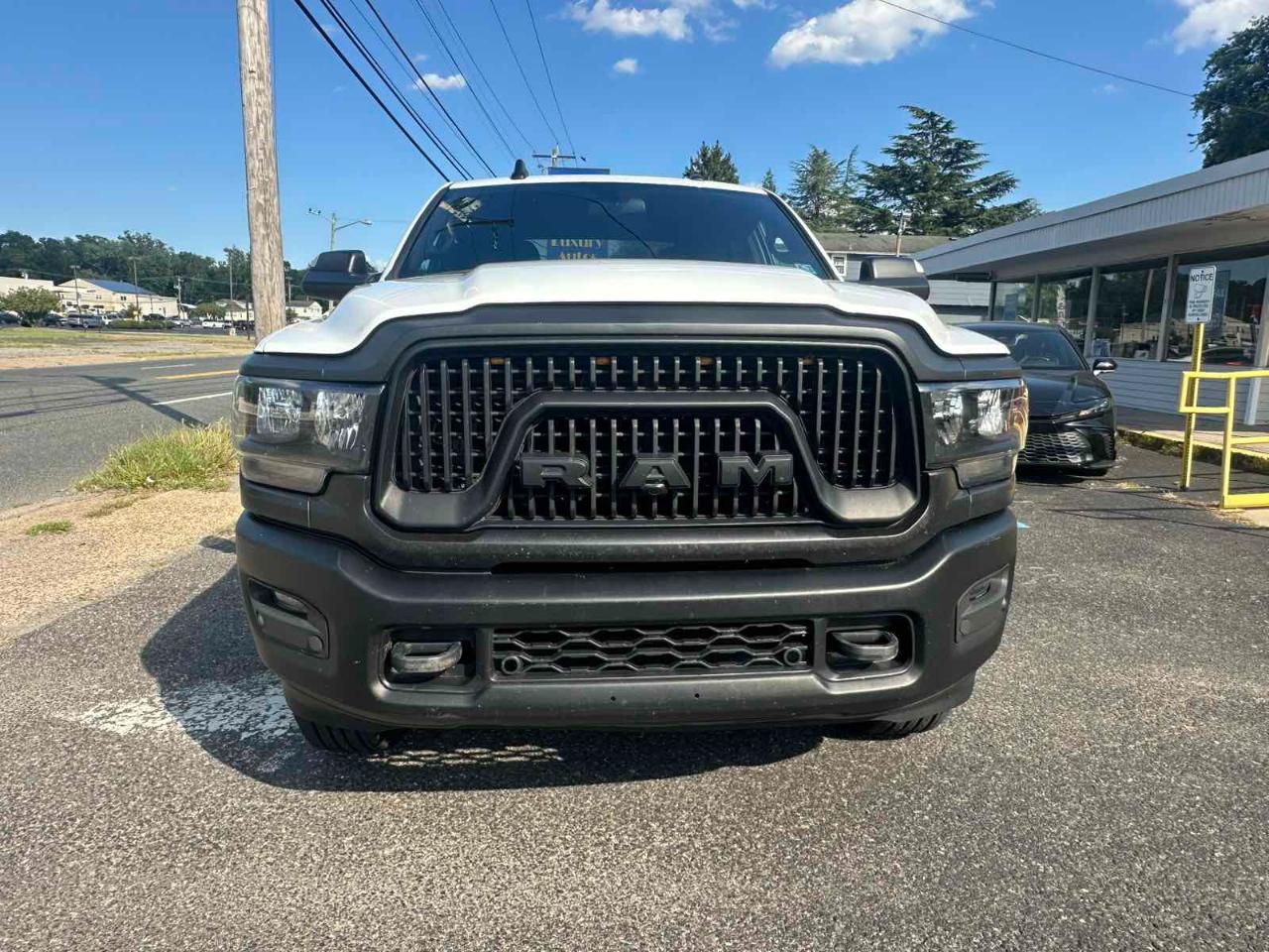 RAM 2500 Tradesman 4x4 Crew Cab 8' Box 2022