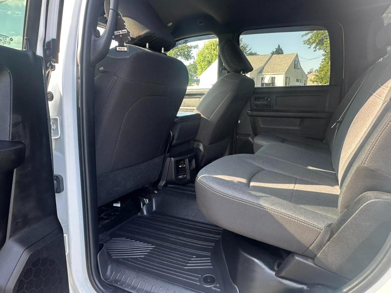 RAM 2500 Tradesman 4x4 Crew Cab 8' Box 2022