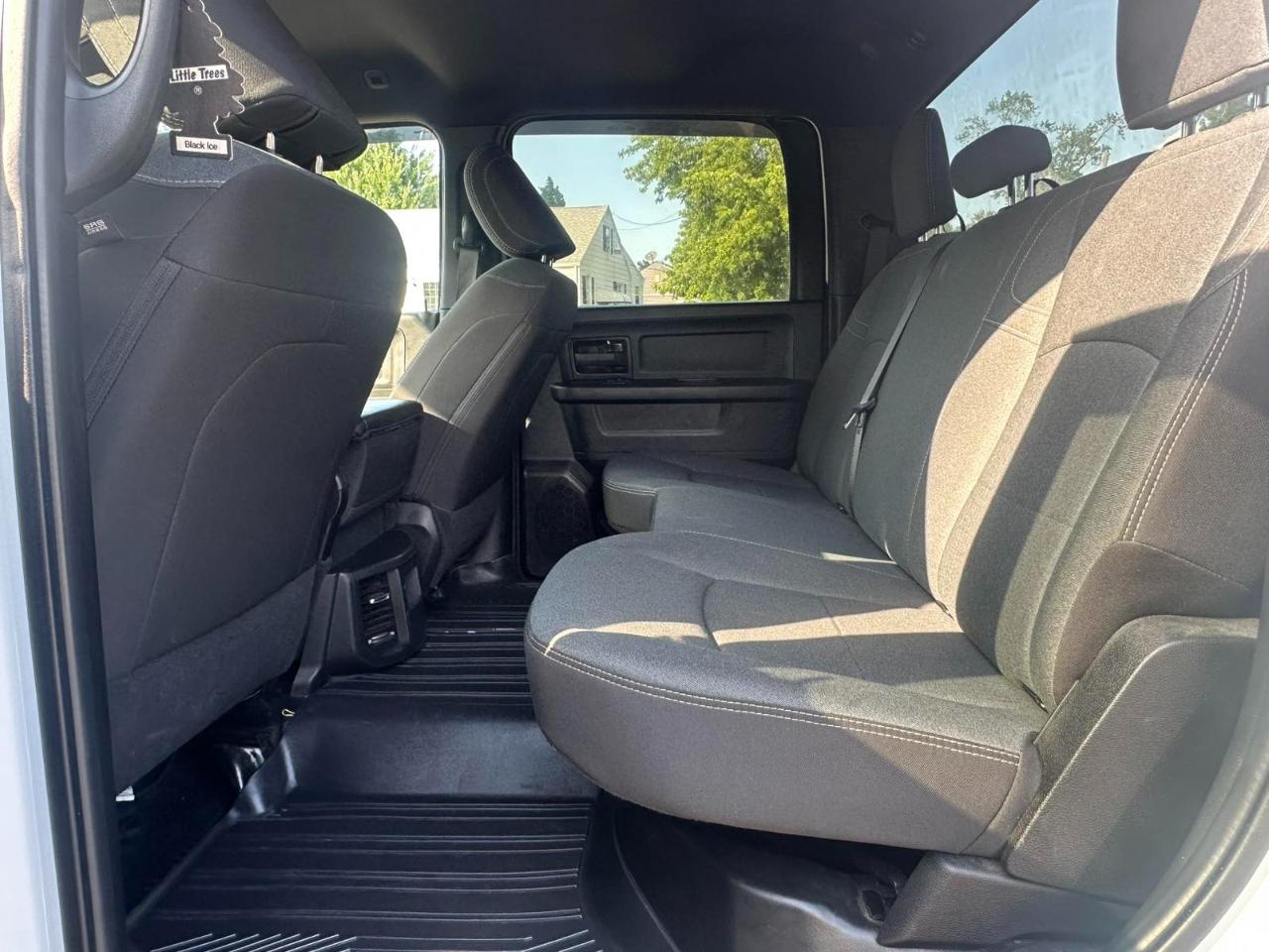 RAM 2500 Tradesman 4x4 Crew Cab 8' Box 2022