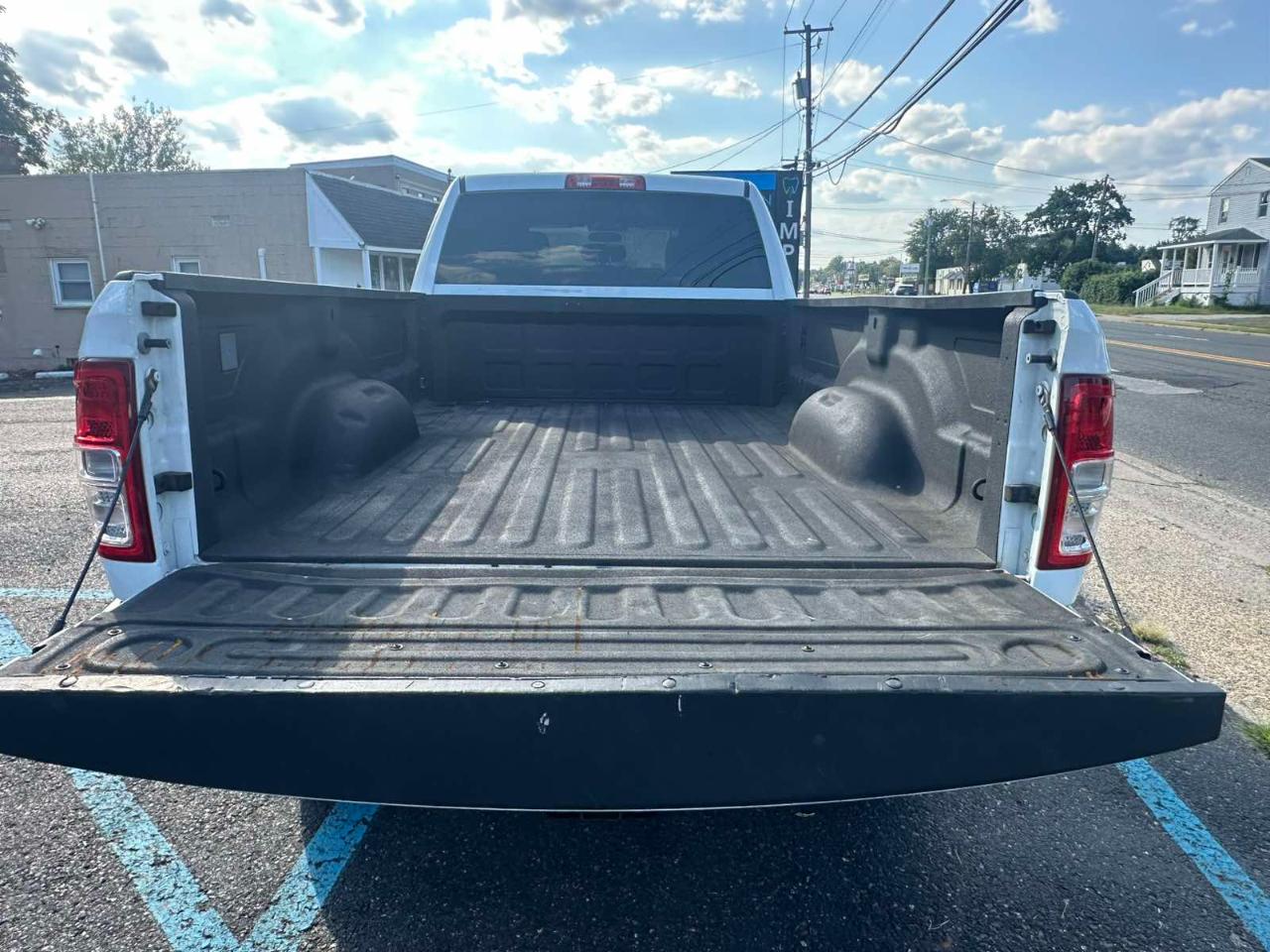 RAM 2500 Tradesman 4x4 Crew Cab 8' Box 2022