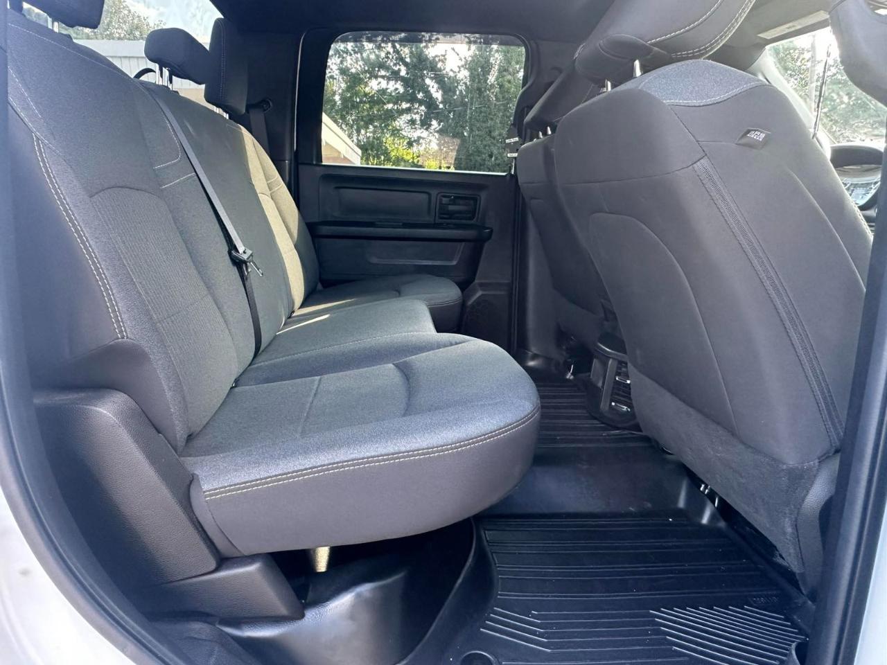 RAM 2500 Tradesman 4x4 Crew Cab 8' Box 2022