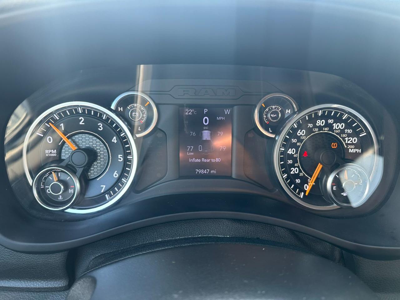 RAM 2500 Tradesman 4x4 Crew Cab 8' Box 2022