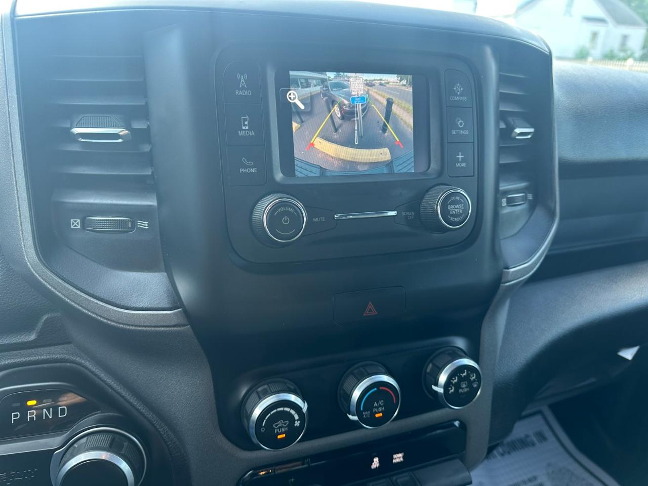RAM 2500 Tradesman 4x4 Crew Cab 8' Box 2022