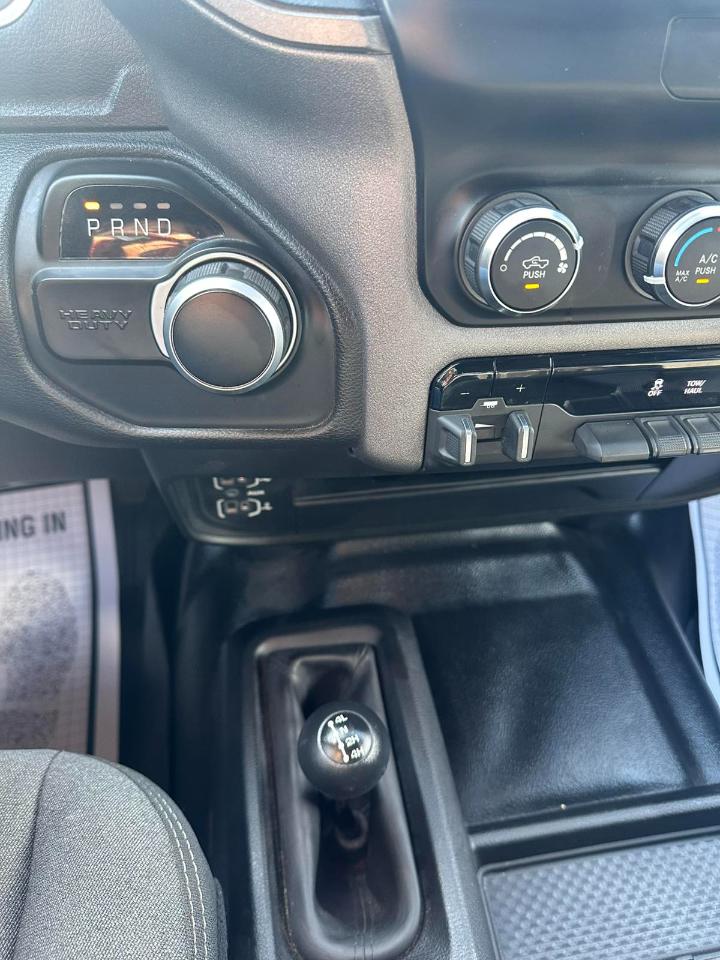 RAM 2500 Tradesman 4x4 Crew Cab 8' Box 2022