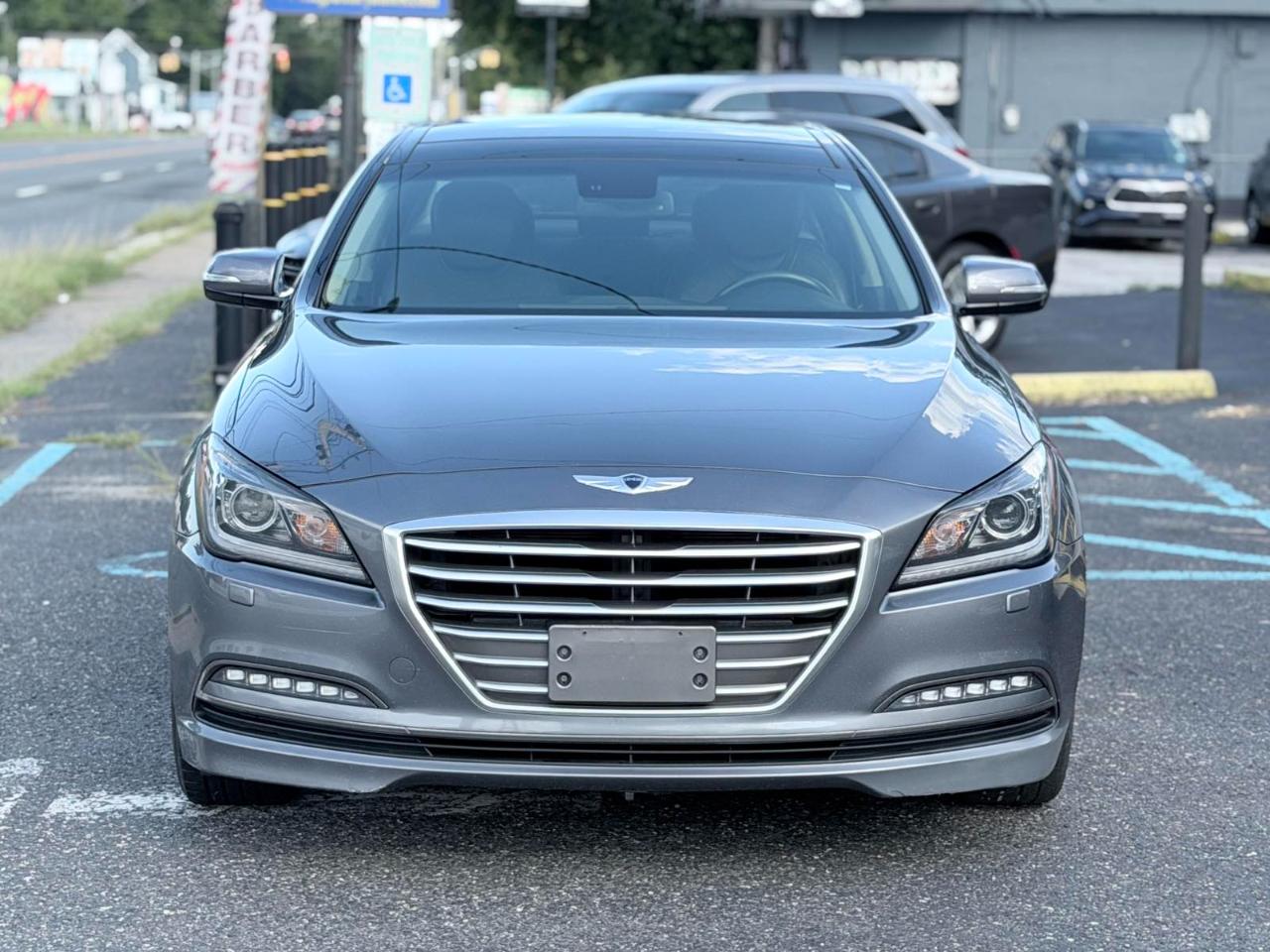 Hyundai Genesis 4dr Sdn V6 3.8L AWD 2016