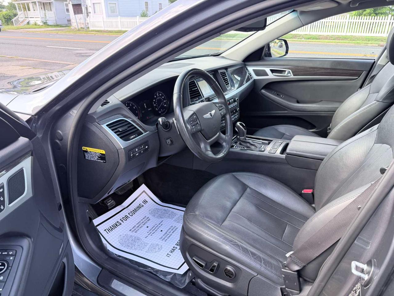 Hyundai Genesis 4dr Sdn V6 3.8L AWD 2016