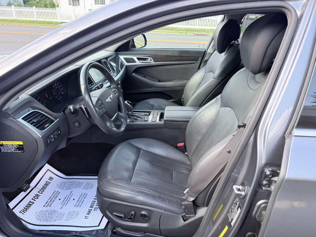 Hyundai Genesis 4dr Sdn V6 3.8L AWD 2016