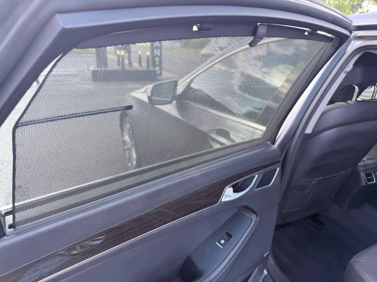 Hyundai Genesis 4dr Sdn V6 3.8L AWD 2016